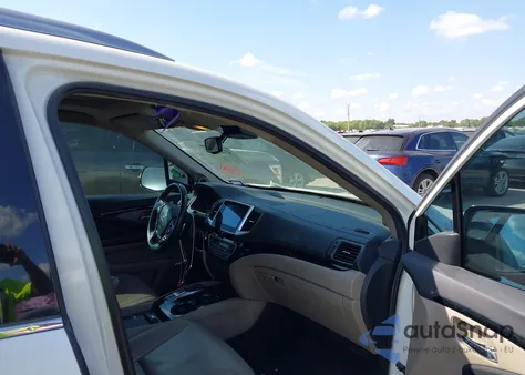 2016 Honda Pilot Touring z USA, uszkodzony, nr VIN 5FNYF5H93GB030459